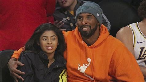 K­o­b­e­ ­B­r­y­a­n­t­ ­v­e­ ­k­ı­z­ı­ ­G­i­a­n­a­ ­g­i­z­l­i­ ­b­i­r­ ­t­ö­r­e­n­l­e­ ­d­e­f­n­e­d­i­l­d­i­